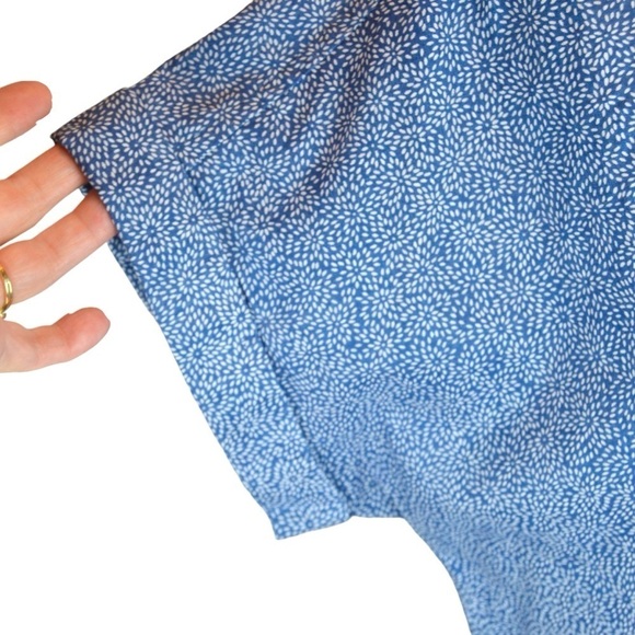 Goodthreads Cotton Short-Sleeve Tunic Button Down Shirt, Indigo Floral - Large - Picture 5 of 9